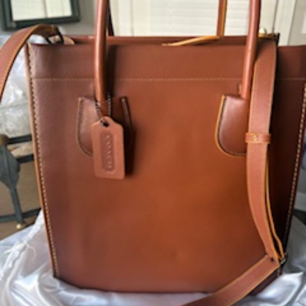 COACH Cashin Carry Tote 39 BNIB